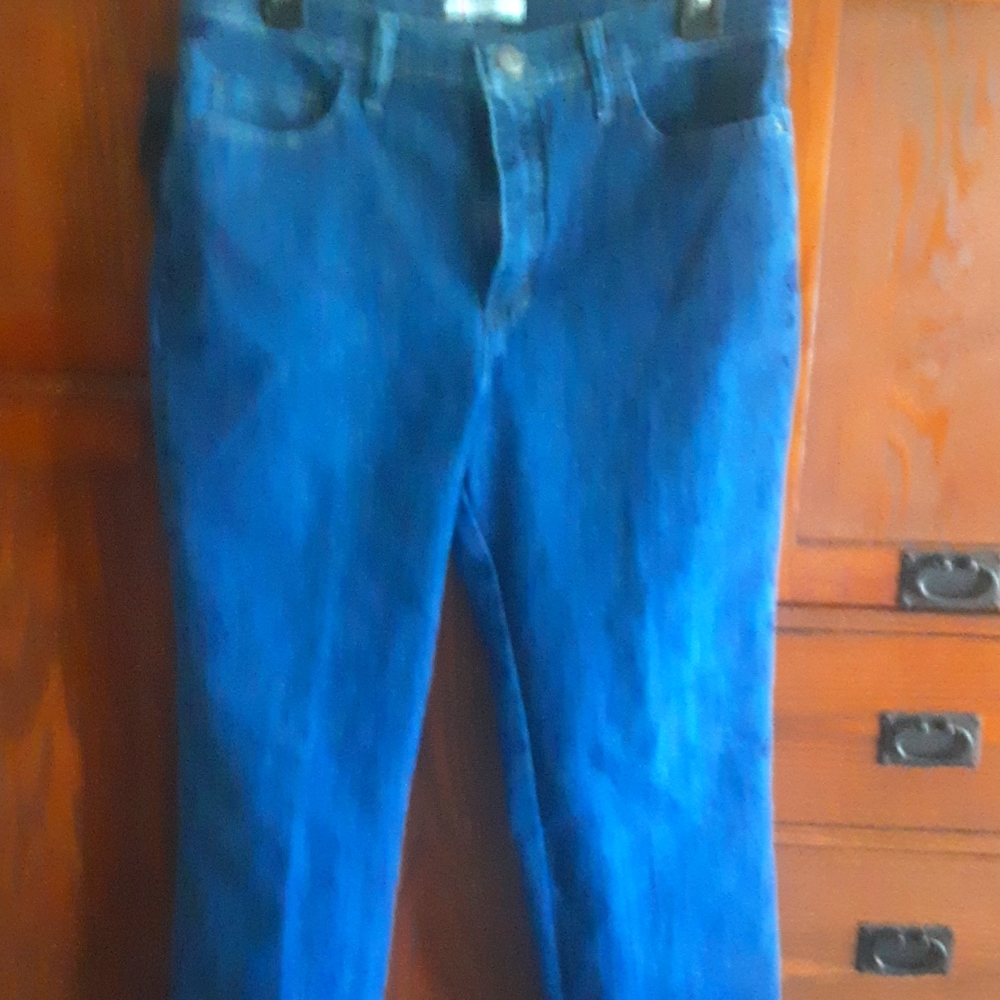 Lee Classic fit size 12 short 29 inch insea